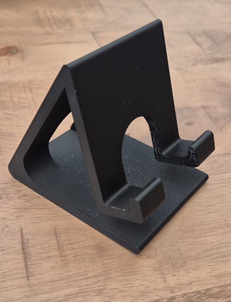 Minimalist Phone Stand – Stable, Sleek Desk Holder